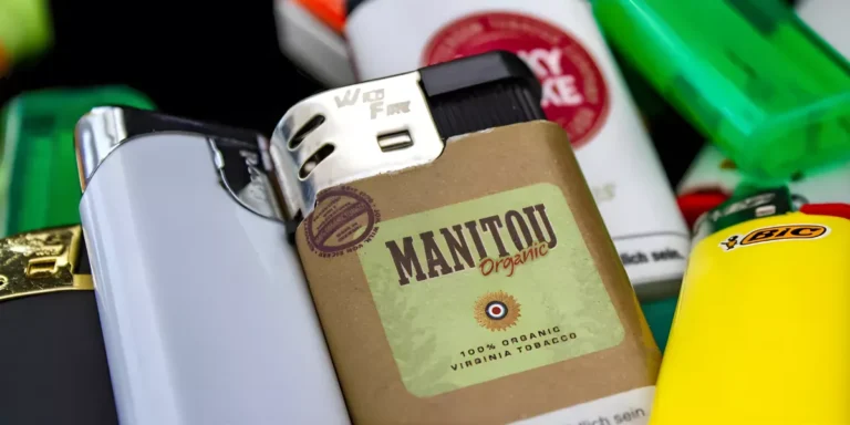 Llevar-encendedor-en-avion-se-puede